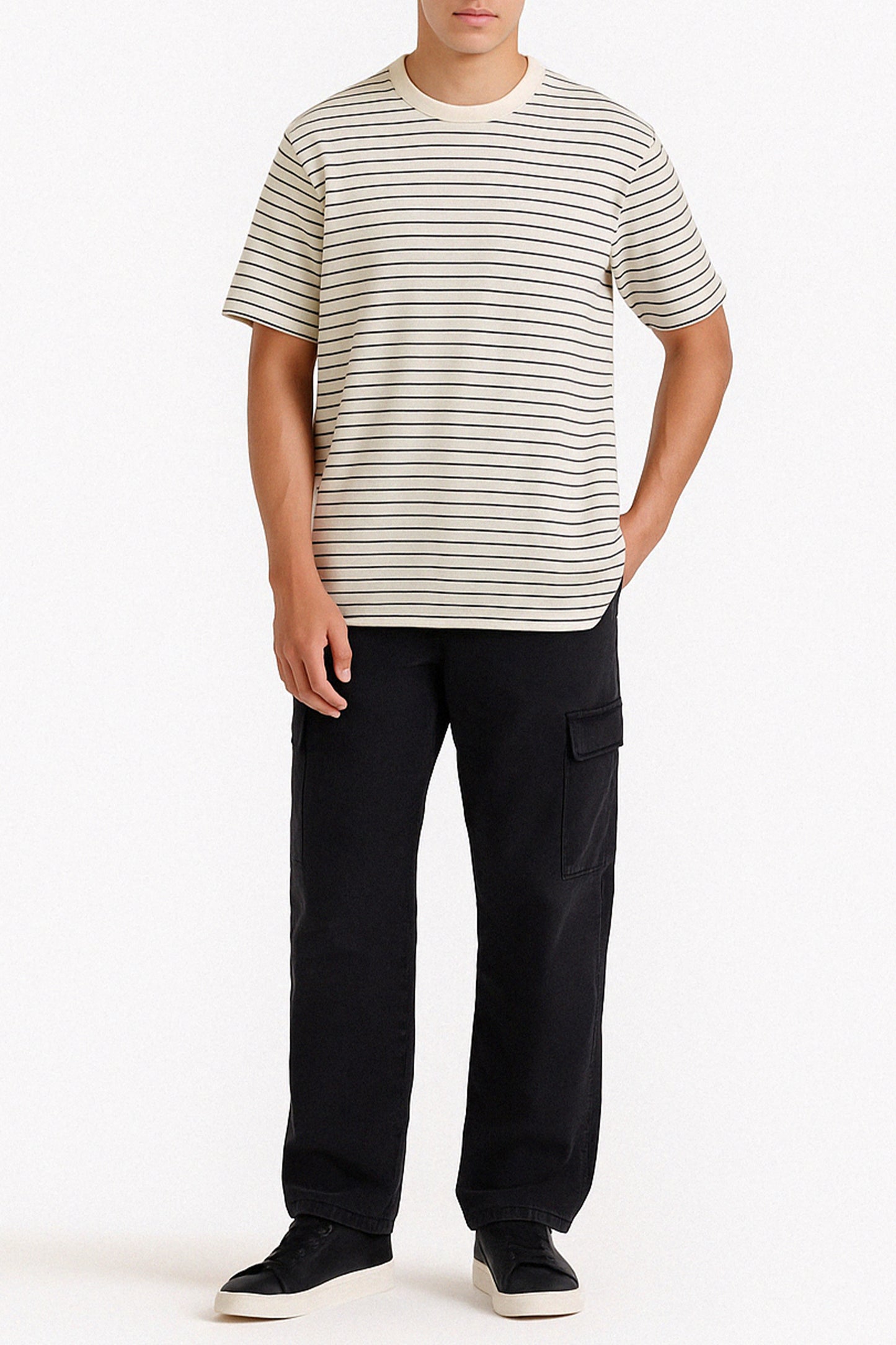 Shop [MINOR FAULT] LINEO OVERSIZED T-SHIRT Online in Pakistan