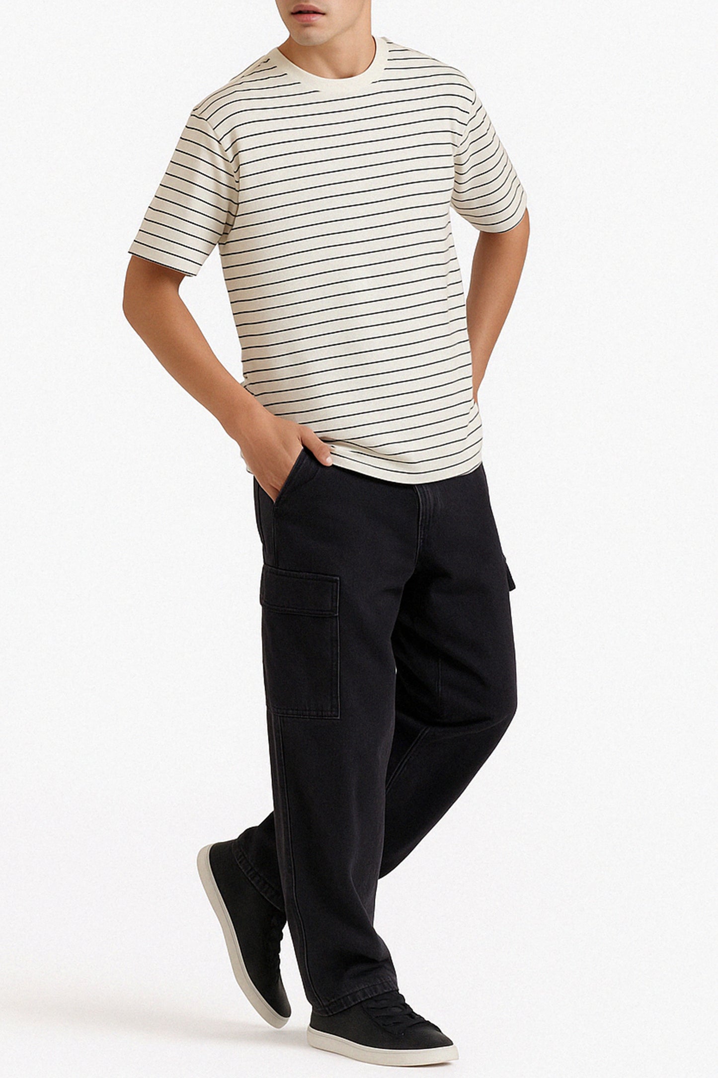 Shop [MINOR FAULT] LINEO OVERSIZED T-SHIRT Online in Pakistan