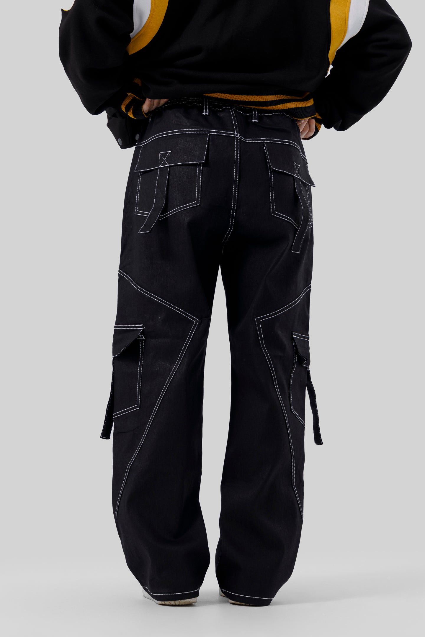 Shop DARK EDGE BAGGY CARGO PANT Online in Pakistan